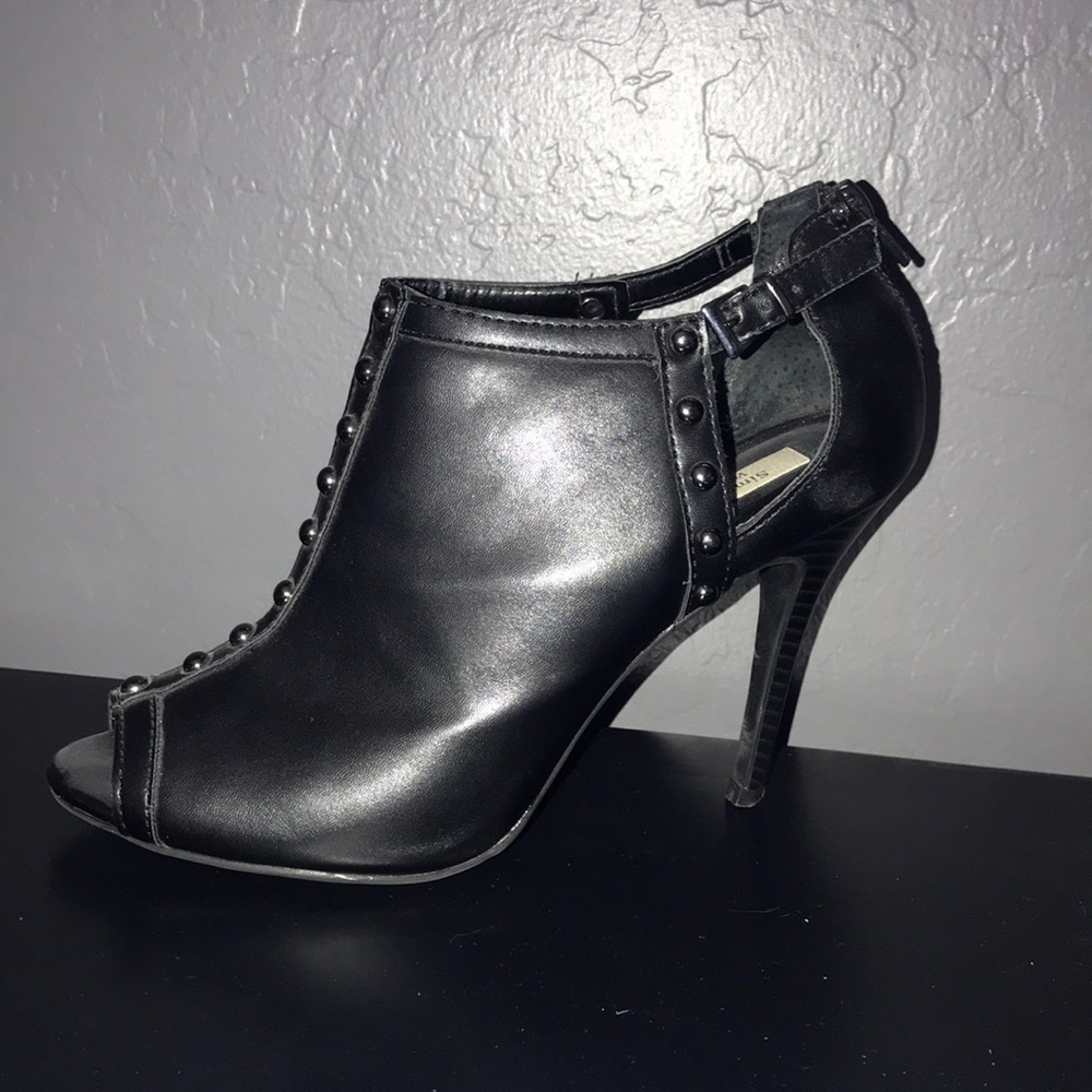 Vera Wang Heels